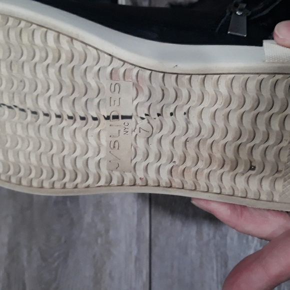 J Slides NYC black leather two zip lined ankle boots. Size 7 - Picture 8 of 10